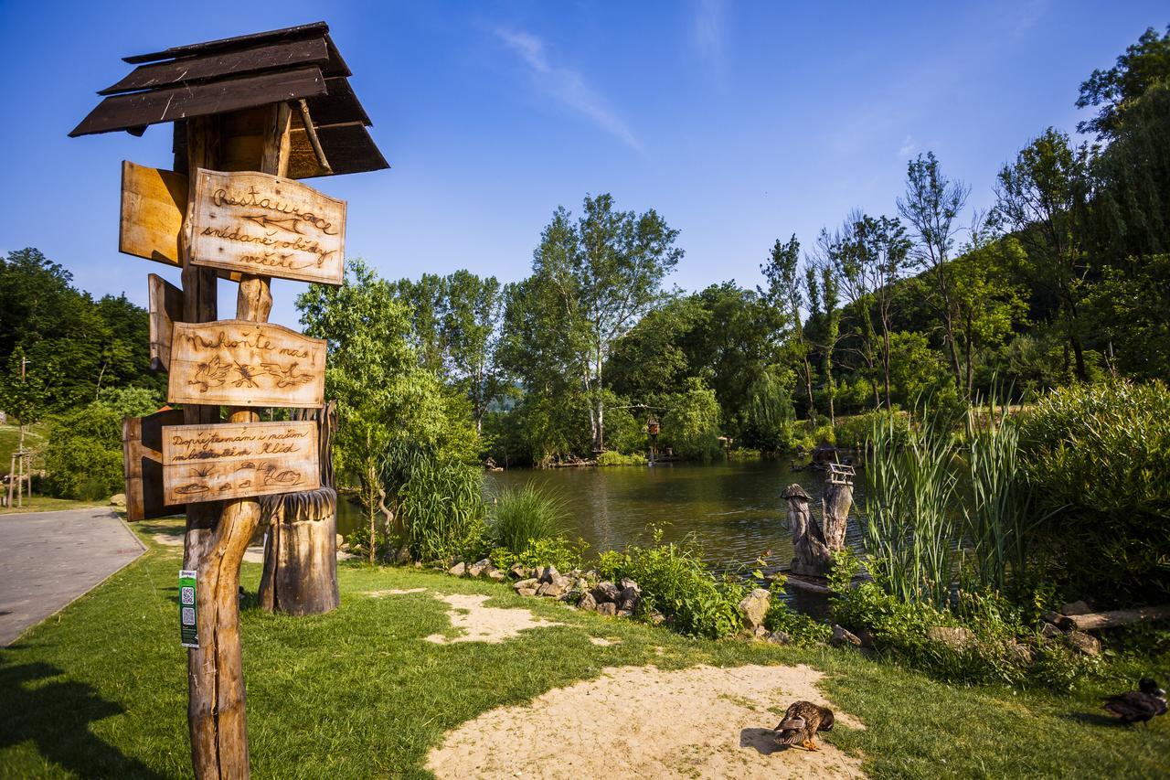 Lovecky Zamecek Buchlovice Buitenkant foto