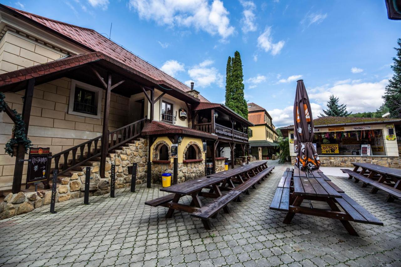 Lovecky Zamecek Buchlovice Buitenkant foto